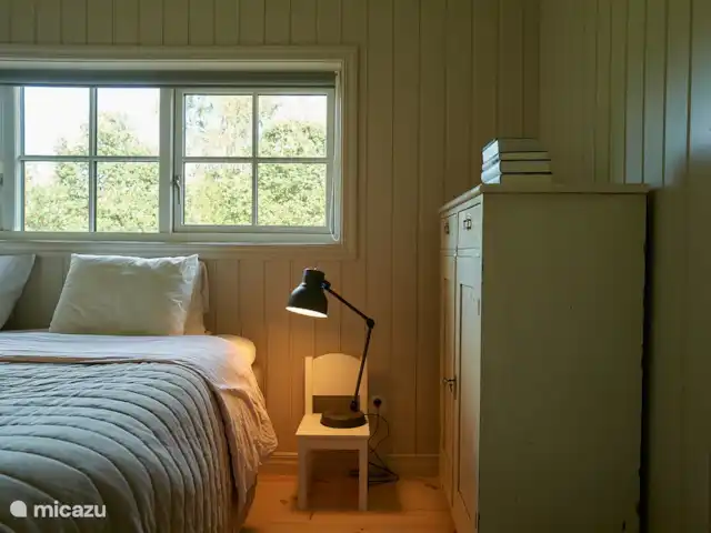 Chalet du lac Agundaborg | Suède, Småland, Ljungby - gîte / cottage Belles lumières à côté du lit
