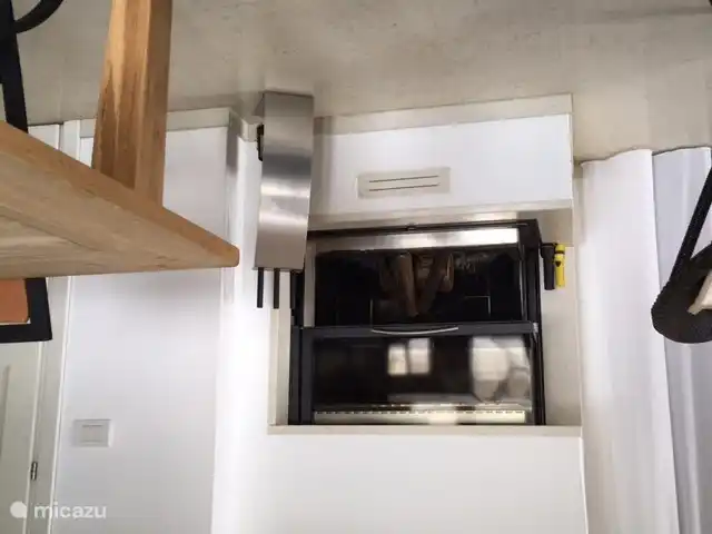 The fireplace: especially cozy in autumn and winter.