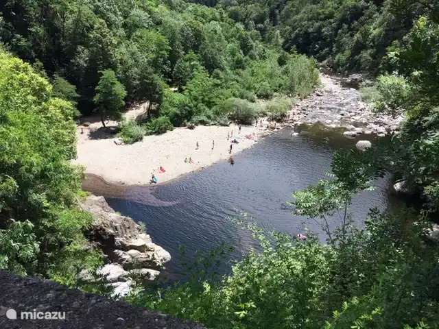 Cannobio-Lago Maggiore S.Carmine 1A en Italia, Piamonte, Carmine Inferiore - casa vacacional Disfruta nadando y tomando el sol en las cristalinas aguas de Valle Calombina
