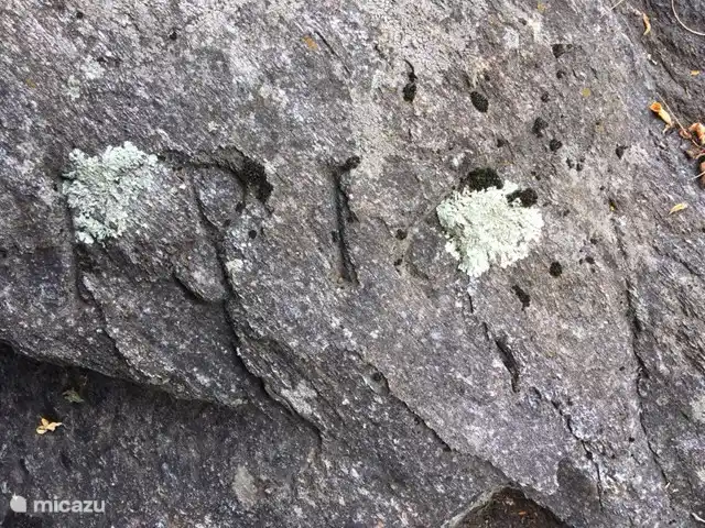 Cannobio-Lago Maggiore S.Carmine 1A en Italia, Piamonte, Carmine Inferiore - casa vacacional El último tramo de escalera fue excavado en la roca hace más de 200 años. El año en que salió está escrito en la roca: 1816
