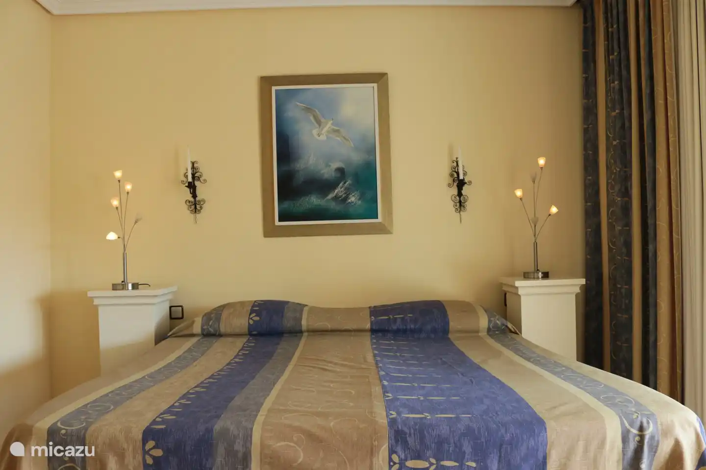 Chambre 1 : Chambre parentale avec vue mer