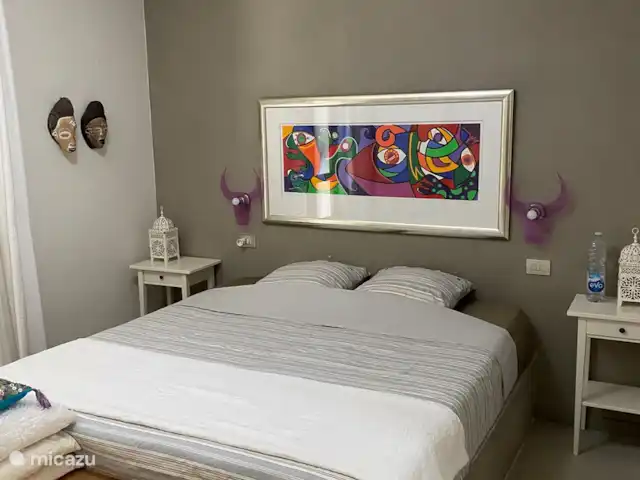Villa Dolce Apricale | Italie, Ligurie, Apricale - villa Deuxième chambre 1er étage avec balcon et vue sur le village médiéval de Perinaldo