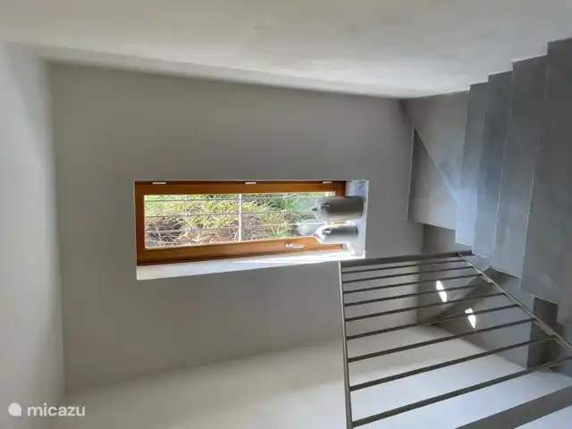 Trappengat naar 1e verdieping 