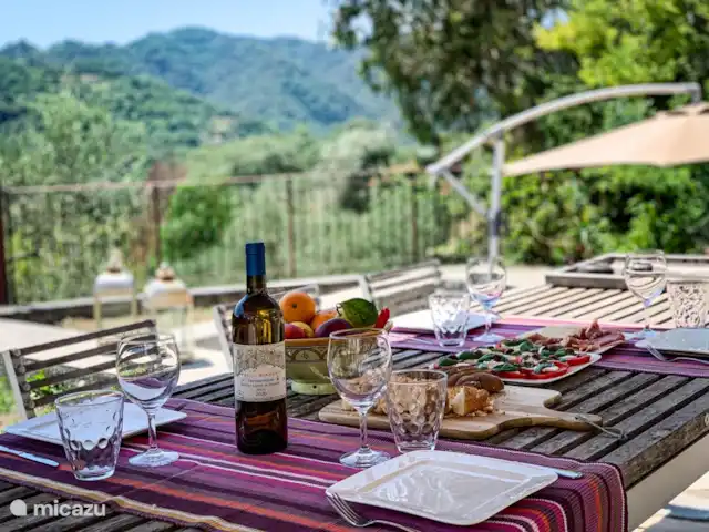 Villa Dolce Apricale | Italie, Ligurie, Apricale - villa Dresser la table à la Villa Dolce Apricale