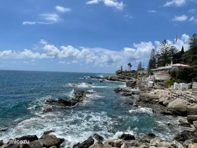 Villa Dolce Apricale | Italie, Ligurie, Apricale - villa Bordighera est l'une des villes côtières attrayantes avec de longues plages, un vieux centre et de nombreux restaurants (de plage).
