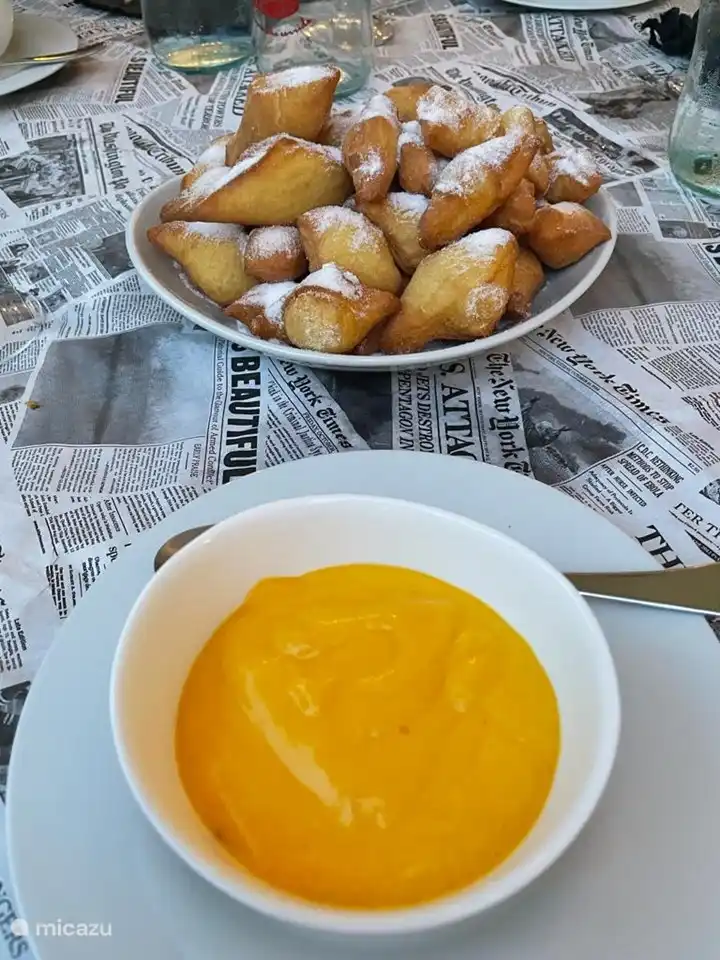 Panzarole met Zabaione een Ligurische specialiteit 