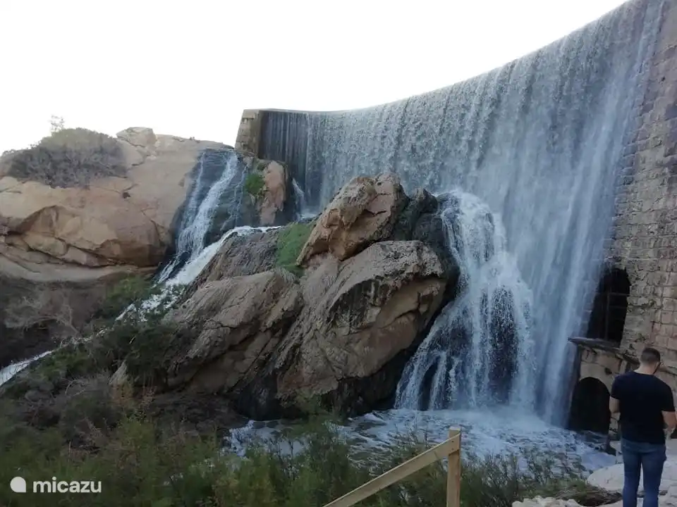 Esta ruta a pie se encuentra a 10 km.