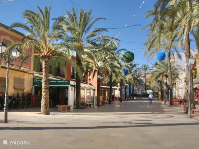 Maison Olivier | Espagne, Costa Blanca, Hondón de las Nieves - villa Place du village au coin de la maison.