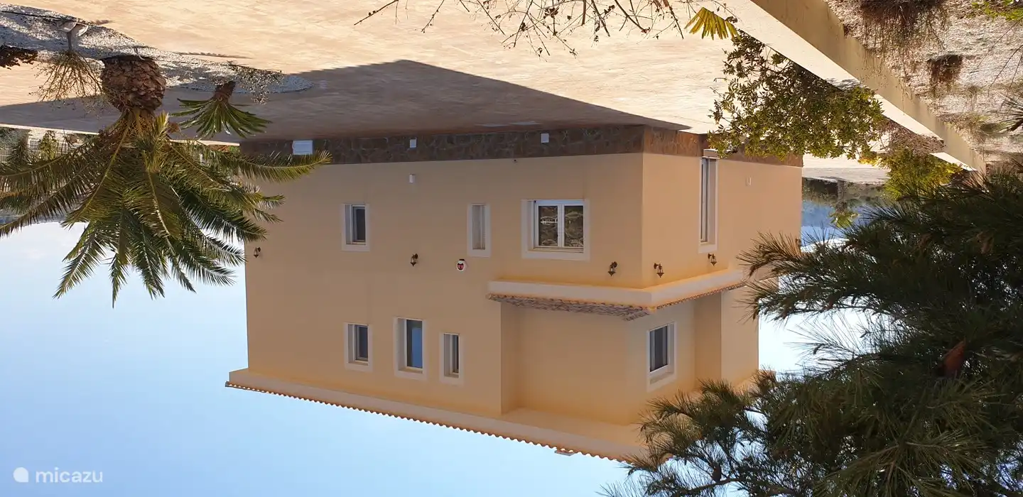 Casa Olivia les da la bienvenida.