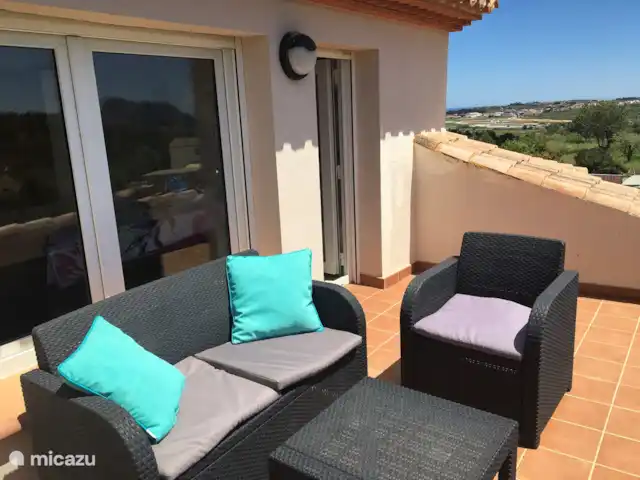 Chambre B&B avec bain à remous et terrasse sur le toit | Espagne, Costa Blanca, Benissa - chambres d'hôtes Salon installé sur votre terrasse privée