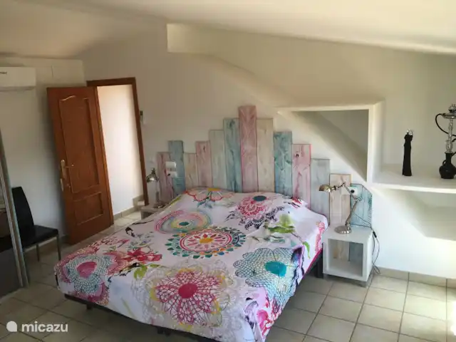Chambre B&B avec bain à remous et terrasse sur le toit | Espagne, Costa Blanca, Benissa - chambres d'hôtes Lit king size