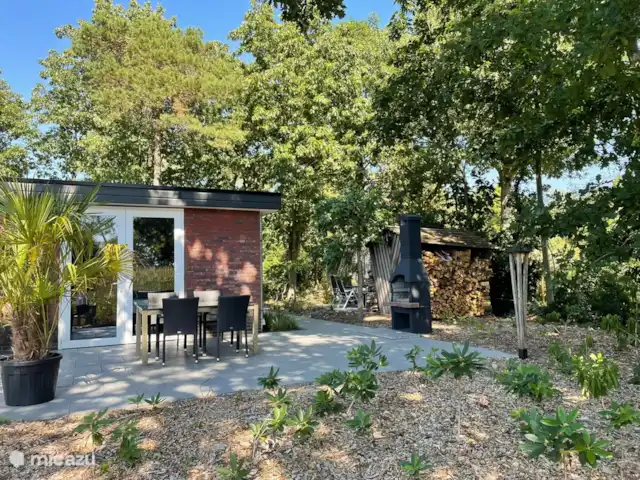 Vakantievilla De Holterenk huren in Nederland, Overijssel, Holten - vakantiehuis 2e eettafel met bbq