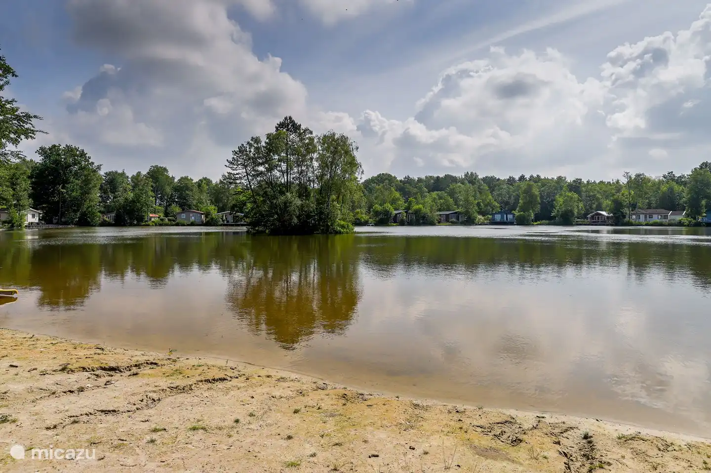 Dies ist die Aussicht von unserem Chalet. Sie können von den großen Fenstern in unserem Chalet oder von der Veranda weg träumen