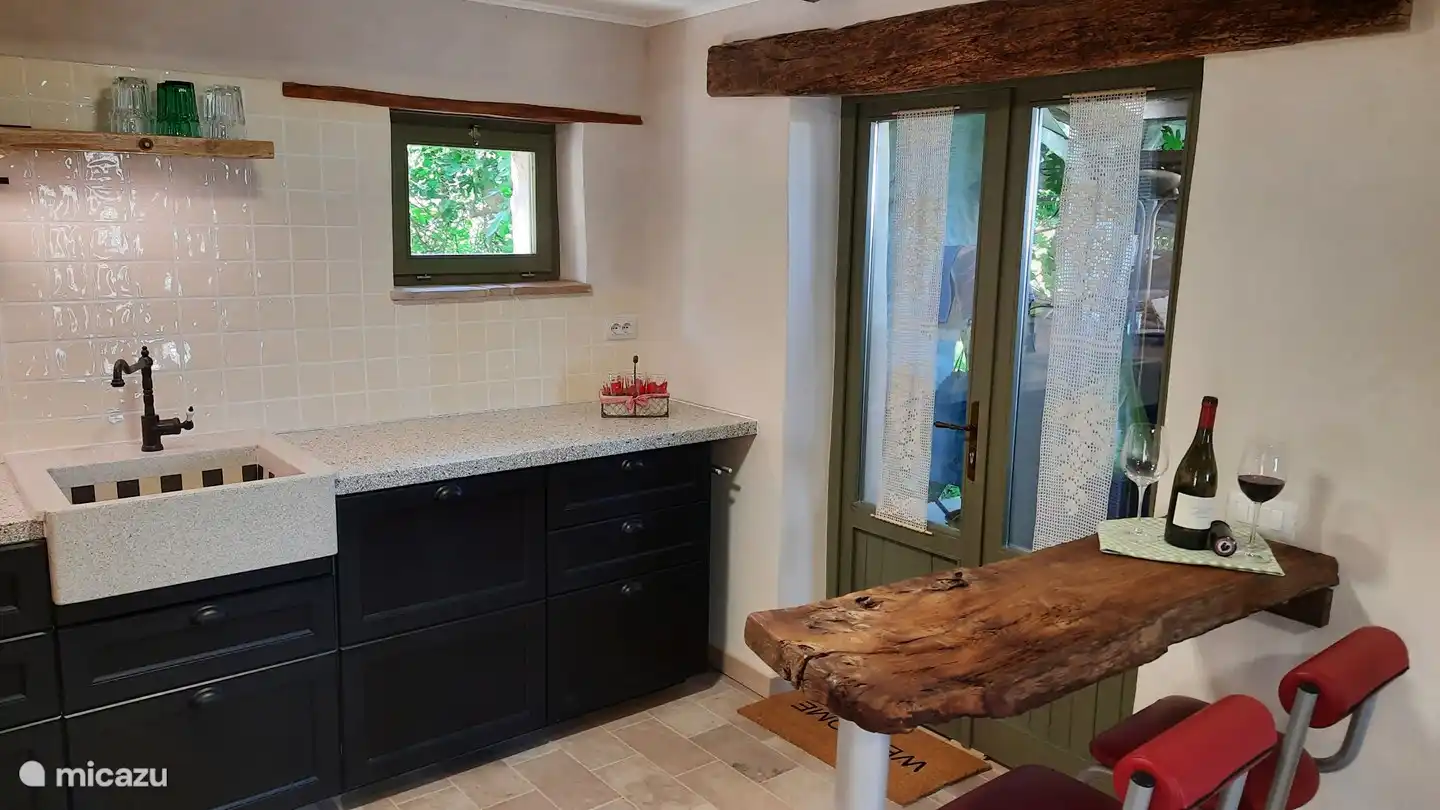 Bar for a while on the computer and chatting when someone is cooking. It's finally time for that, isn't it!?