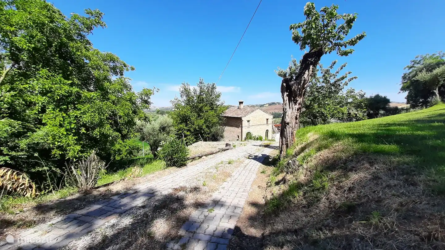 Parking on the left in front of Holiday Home Casa Gratitudine (Gratitude)