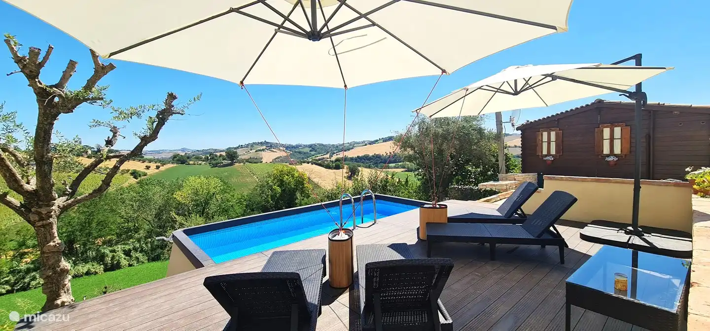 apartment in Italy, Marche, Mogliano – Gratitudine Private Pool! (Adults 18+)