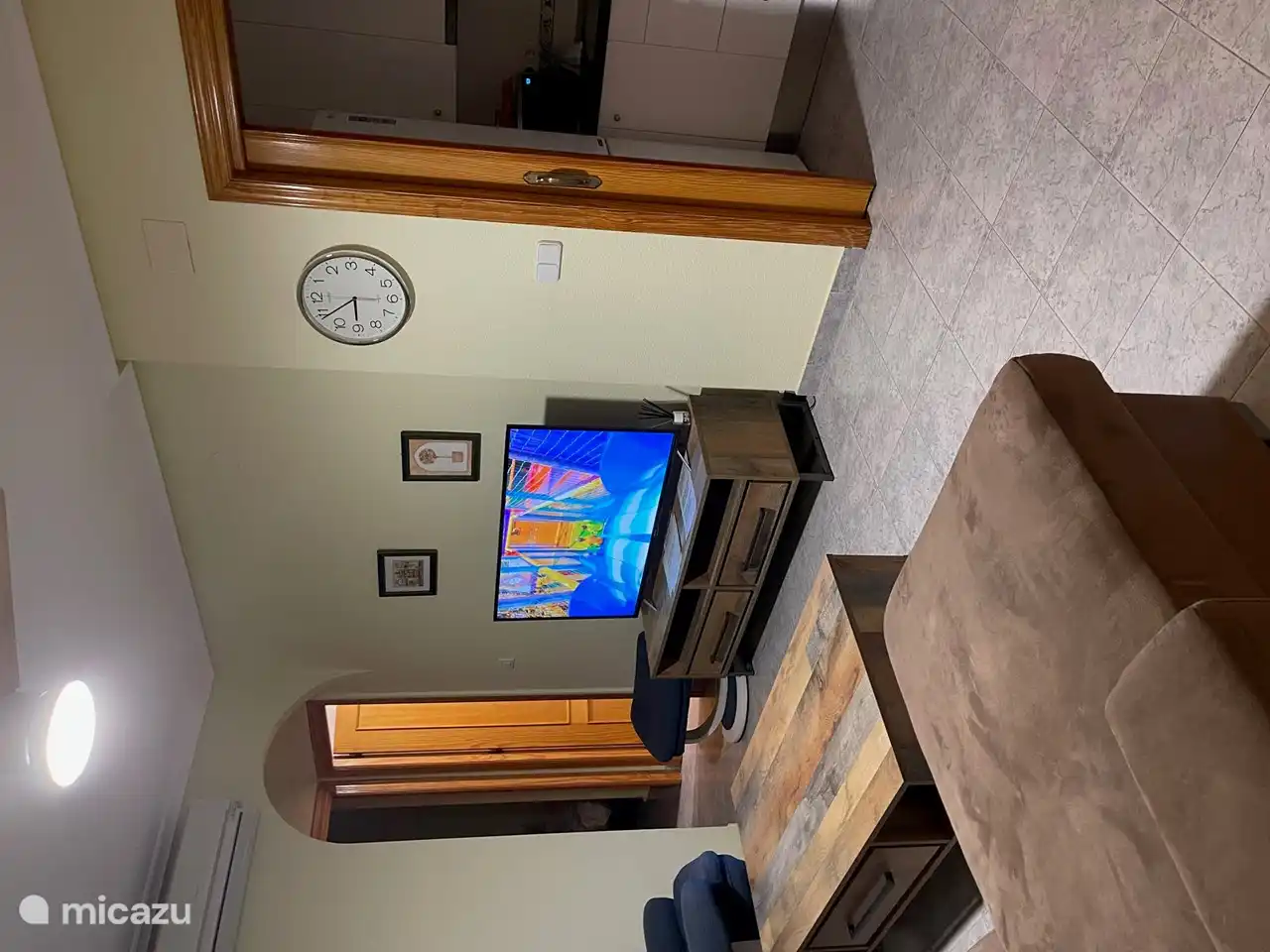 Woonkamer + TV + WIFI 