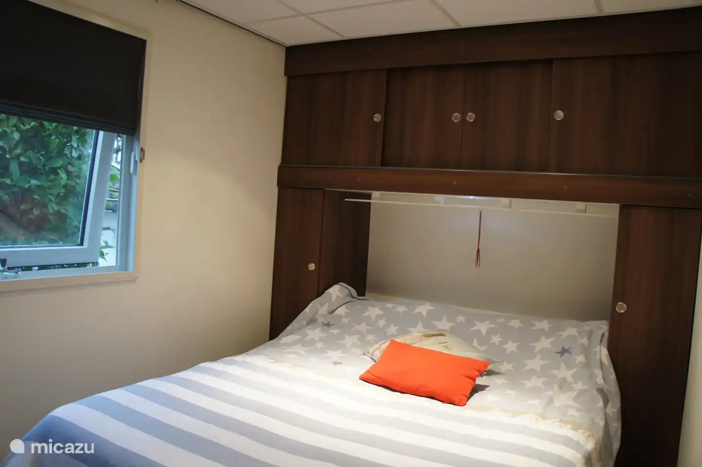 Slaapkamer met 2 persoons bed