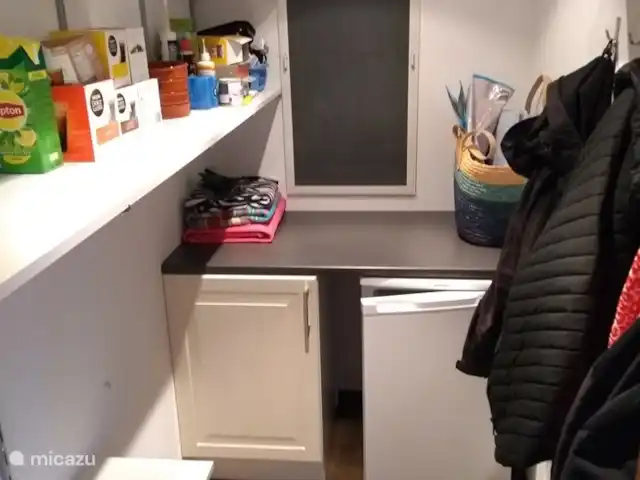 Chalet Zeeuws Vlaanderen en Países Bajos, Zelanda, Nieuwvliet-Bad - mobil home / caravana Vestidor con refrigerador adicional