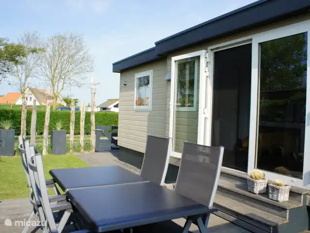 Chalet Zeeuws Vlaanderen en Países Bajos, Zelanda, Nieuwvliet-Bad - mobil home / caravana Puertas de jardín dobles con mosquiteros