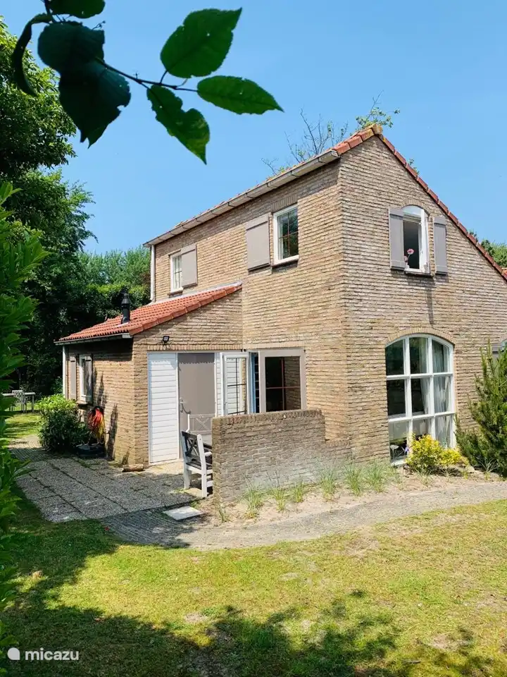 Schouws Duinhuis Burgh Haamstede in Netherlands, Zeeland, Burgh-Haamstede - villa