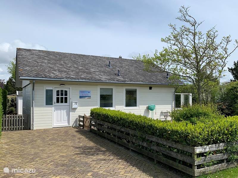 Holiday home in Netherlands, North Holland, Julianadorp at Sea Bungalow Bungalow 'Sea Crown' Julianadorp