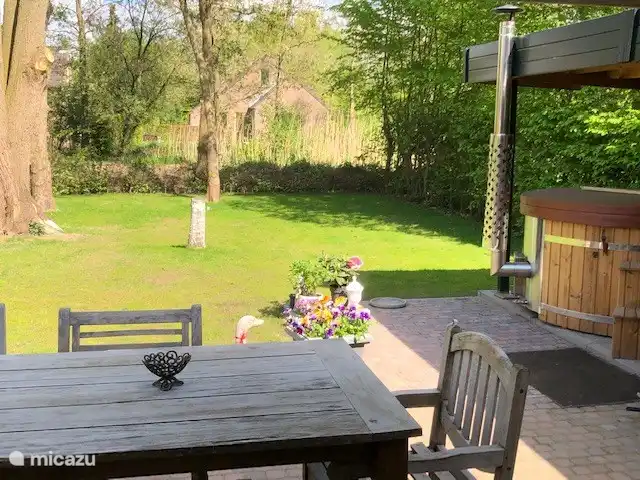 Preciosa casa, bañera de hidromasaje, jardín, pájaros. en Países Bajos, Güeldres, Ewijk - casa vacacional