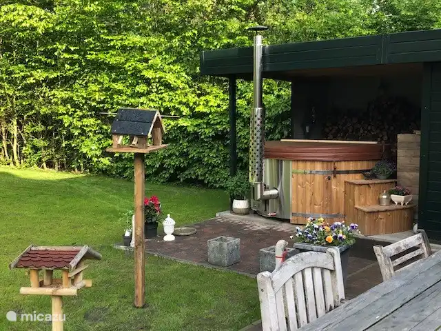 Preciosa casa, bañera de hidromasaje, jardín, pájaros. en Países Bajos, Güeldres, Ewijk - casa vacacional El jacuzzi está listo para ti.