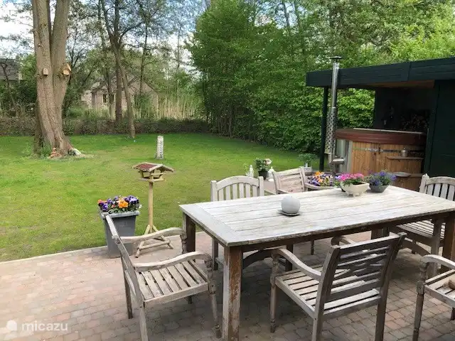 Preciosa casa, bañera de hidromasaje, jardín, pájaros. en Países Bajos, Güeldres, Ewijk - casa vacacional