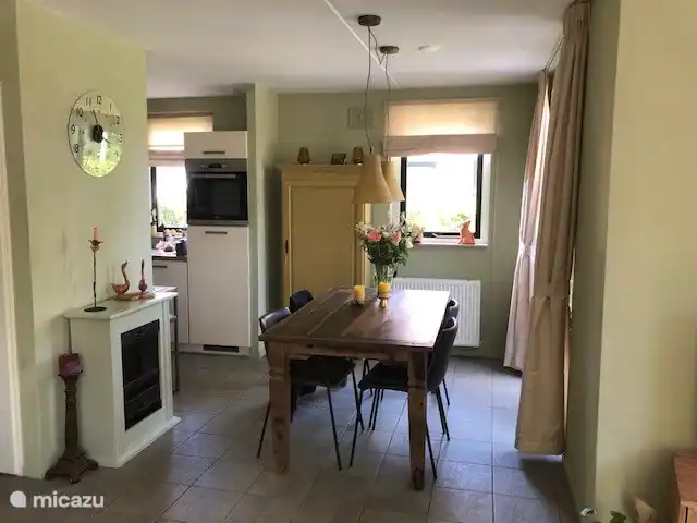 Preciosa casa, bañera de hidromasaje, jardín, pájaros. en Países Bajos, Güeldres, Ewijk - casa vacacional
