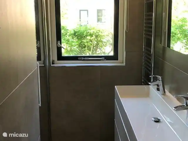 Preciosa casa, bañera de hidromasaje, jardín, pájaros. en Países Bajos, Güeldres, Ewijk - casa vacacional