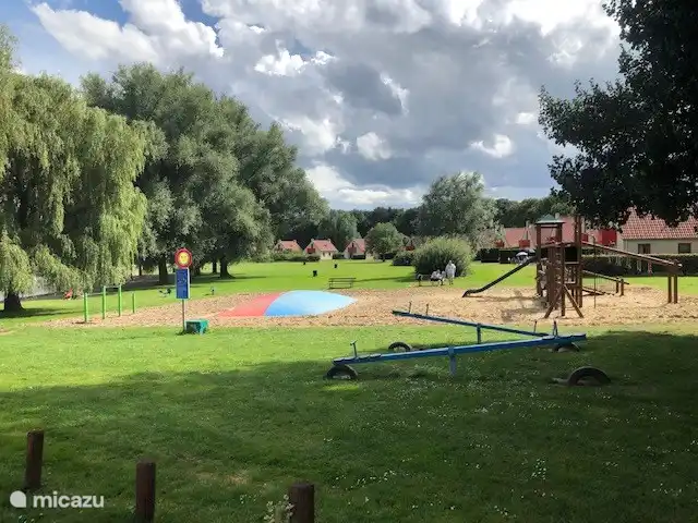 Preciosa casa, bañera de hidromasaje, jardín, pájaros. en Países Bajos, Güeldres, Ewijk - casa vacacional