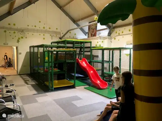 Der Indoor-Spielplatz