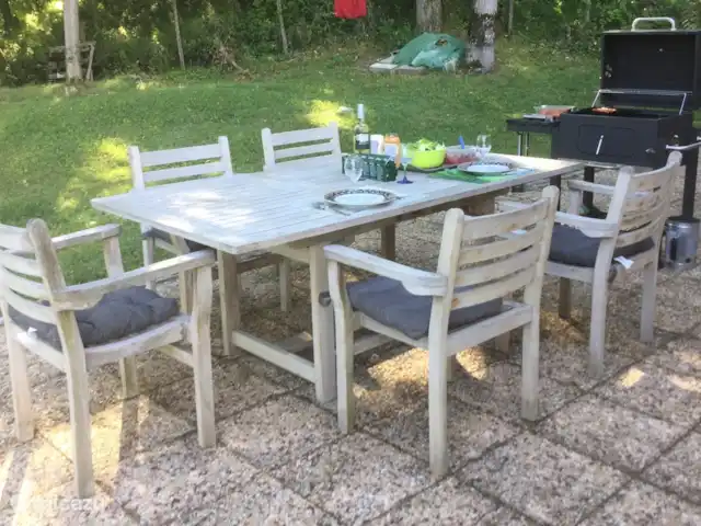 Les Ramonets - en pleine nature - privé | France, Lot, Castelnau-Montratier - maison de vacances Terrasse ombragée, barbecue. Vous pouvez prendre vos repas à l'extérieur.
