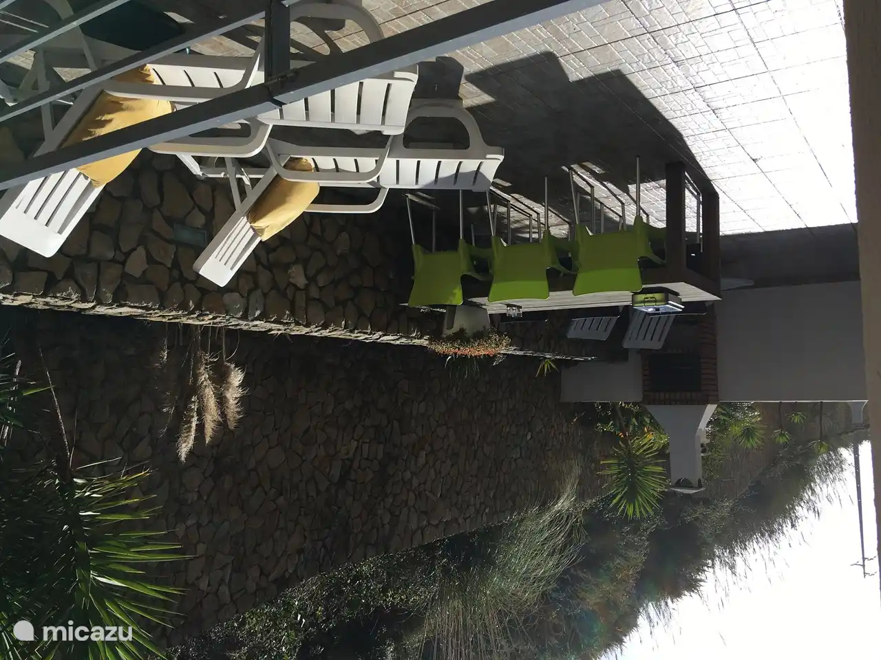 ..Terrasse mit Grill..