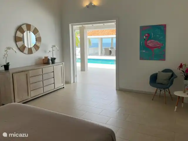 Villa Ocho | Curaçao, Banda Abou (ouest), Coral Estate, Rif St.Marie - villa Chambre 4, vue du lit sur piscine et océan