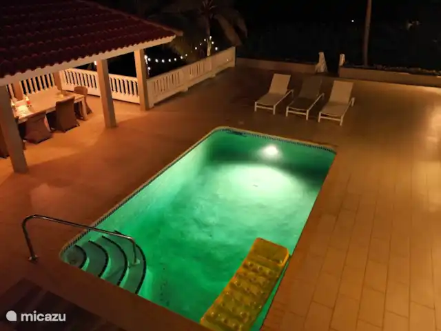 Villa Ocho | Curaçao, Banda Abou (ouest), Coral Estate, Rif St.Marie - villa Dans ce climat merveilleux, il est également agréable de se baigner le soir.