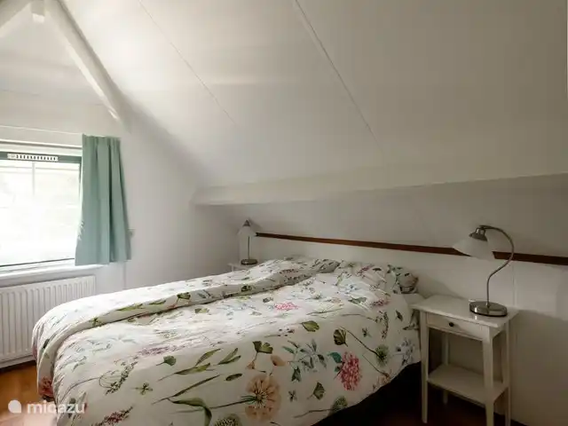 Maison de vacances Clara | Pays-Bas, Gueldre, Lunteren - bungalow Il est merveilleusement relaxant dans les chambres calmes et aérées sur les sommiers à ressorts fins.