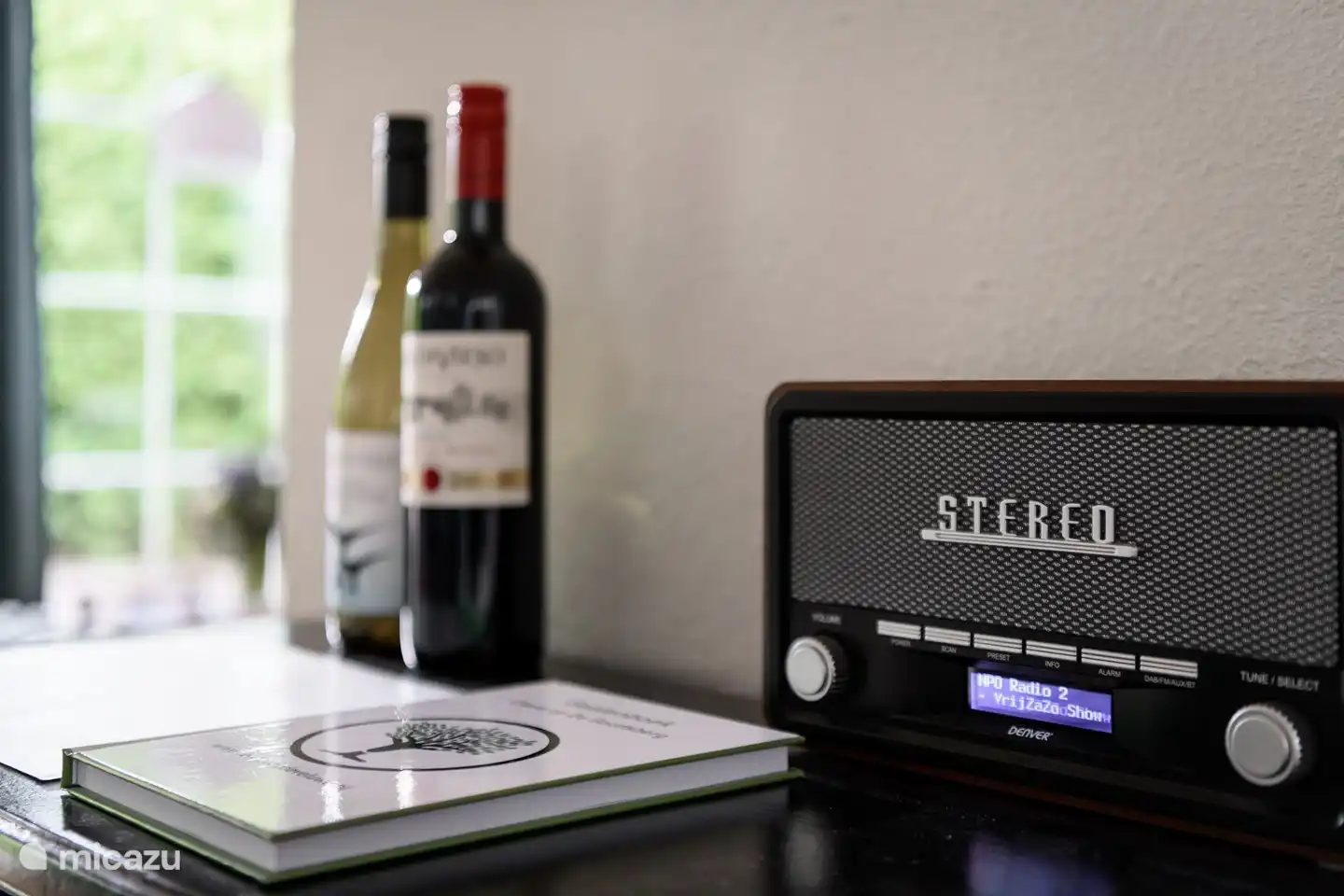 Neben einem Glasfaseranschluss, WLAN und einem Smart-TV, auf dem Sie Ihre eigenen Lieblingssender (Netflix, Disney+ usw.) streamen können, verfügt der Bungalow über ein DAB+-Radio für Ihre Lieblings-Playlist.