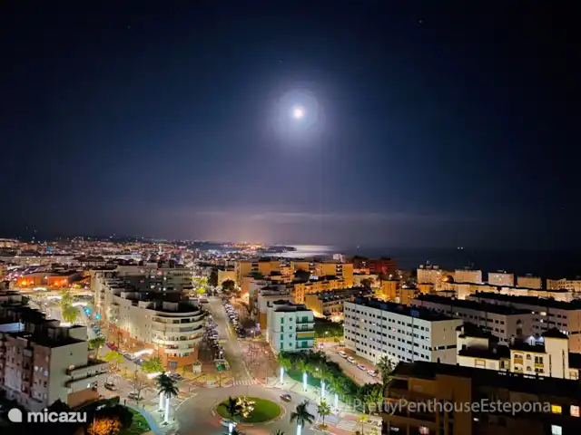 Joli Penthouse Estepona | Espagne, Costa del Sol, Estepona - penthouse La vue la nuit