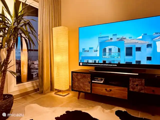 Joli Penthouse Estepona | Espagne, Costa del Sol, Estepona - penthouse Téléviseur 65 avec IPTV, Netflix, NL Ziet, Disney et Amazon.