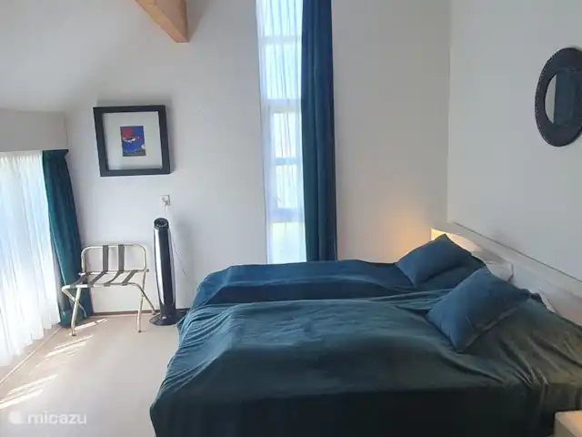 Ooghduyne - Villa Tulipe & Dune | Pays-Bas, Hollande du Nord, Julianadorp aan Zee - villa Grande chambre à l’étage, bon sommeil grâce à l’air marin sain