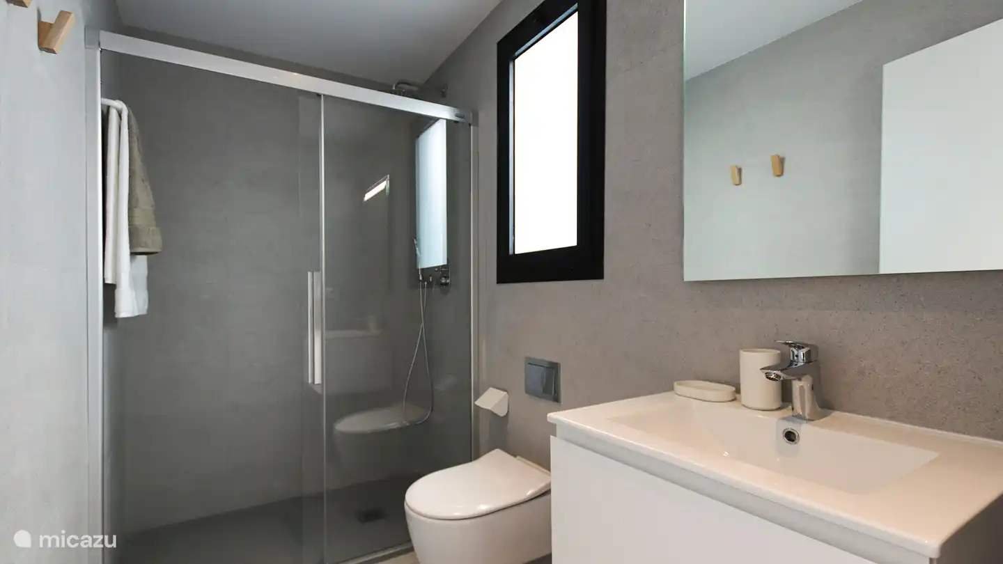 Badezimmer en-suite Schlafzimmer 1