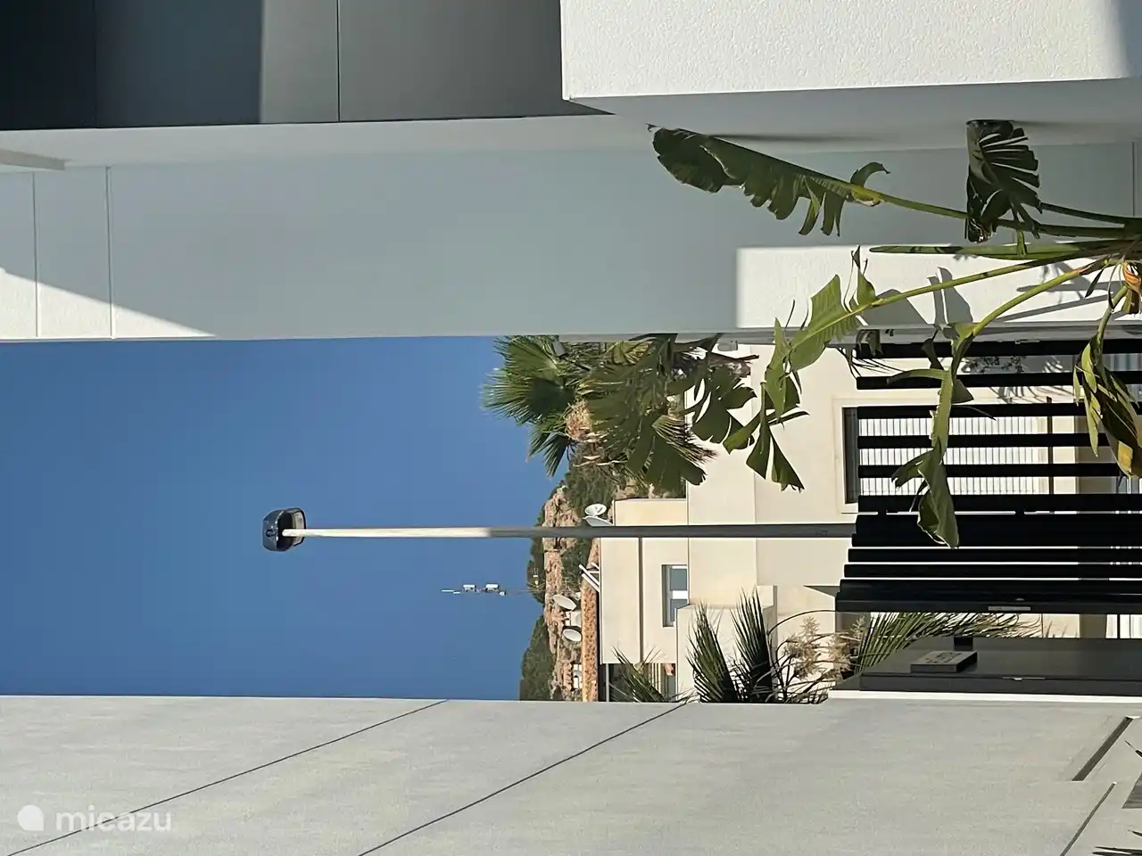 Blick auf den nahen Berg