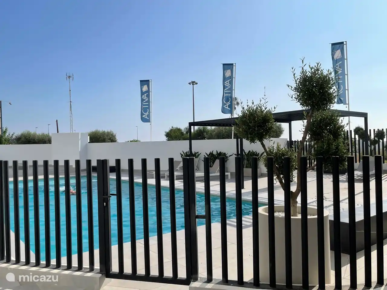 Zugang zum Schwimmbad