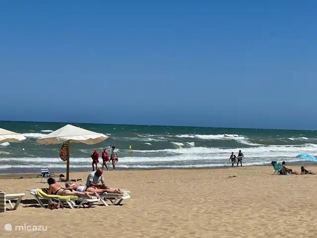 casa diana en España, Costa Blanca, Guardamar del Segura - casa vacacional Playa cercana Playa la Roqueta. A la entrada de la playa 2 restaurantes con terraza y comedor