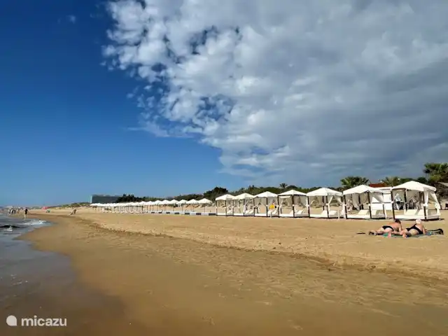 casa diana en España, Costa Blanca, Guardamar del Segura - casa vacacional Playa Playa Roqueta, con alquiler de sombrillas y hamacas