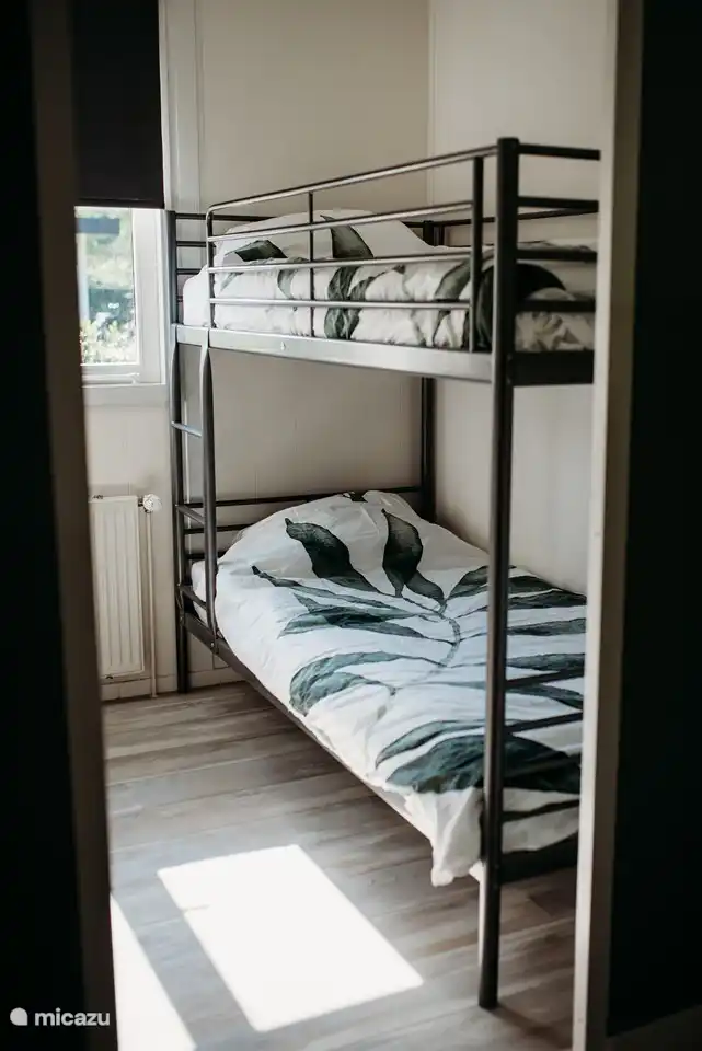 Chambre avec lits superposés.