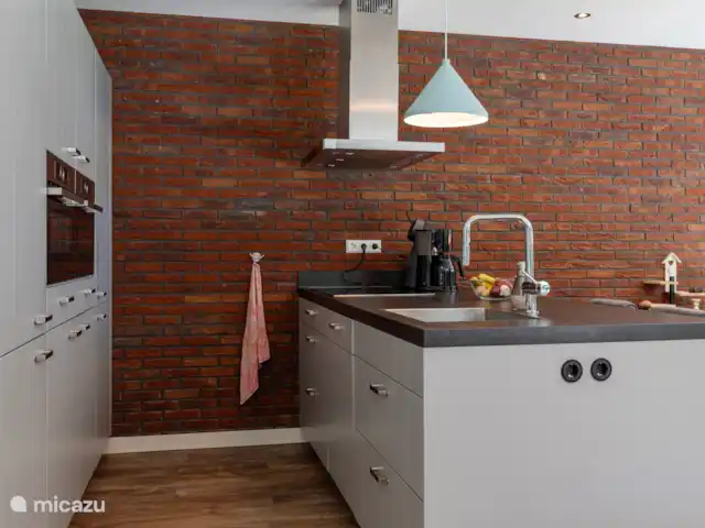 Bosvilla de Merel, unieke lokatie    huren in Nederland, Drenthe, Wateren - villa Keuken en eethoek in de Merel