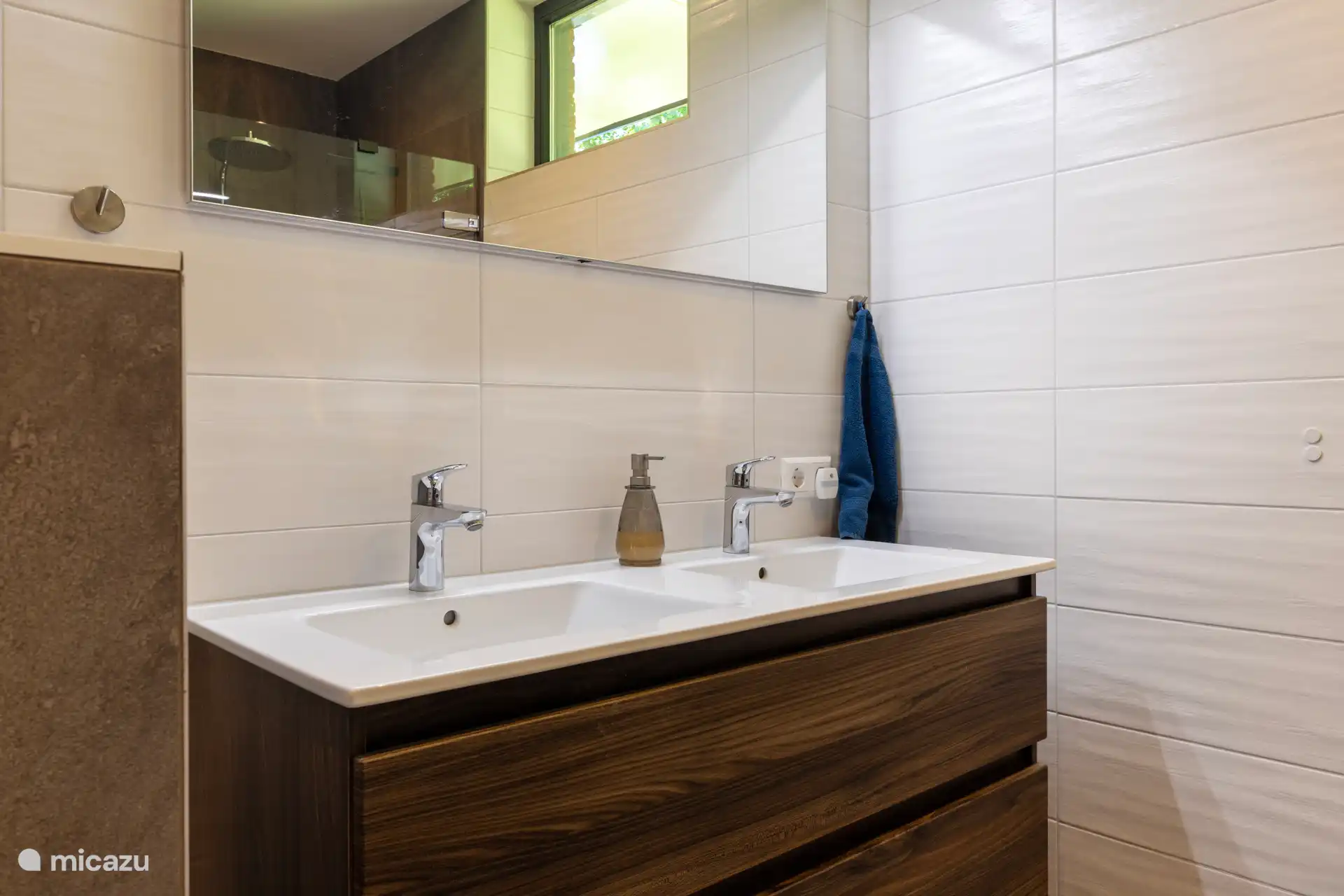 Badezimmer mit 2. WC